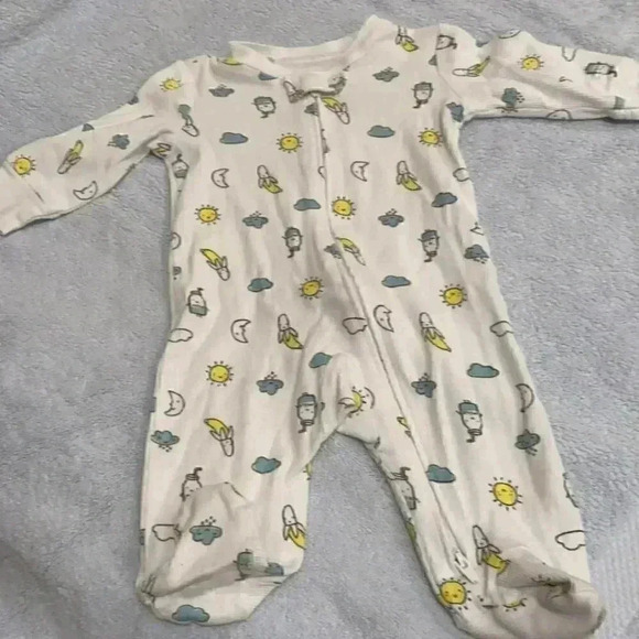 Carter’s Pajamas - Picture 1 of 7